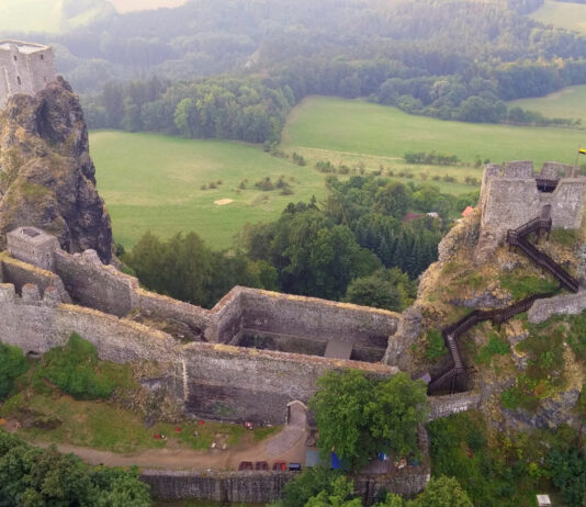 Vzneste se nad šedivé a smutné ulice