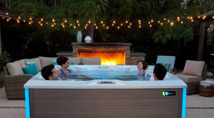 Vířivky Hotspring: Inovativní technologie a design Image