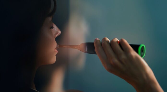 Čistíte si zuby opravdu všude? Nová řada prémiových kartáčků Philips Sonicare pomáhá odhalit místa, která při čištění nevědomky vynecháváme